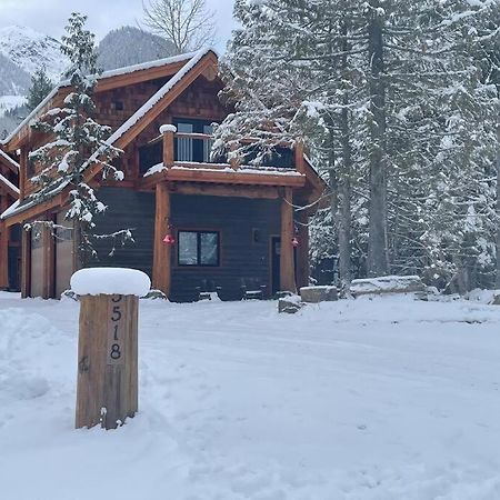 Ski-In Chalet: Private Hot Tub, Bonus Bunk House Fernie Exterior foto