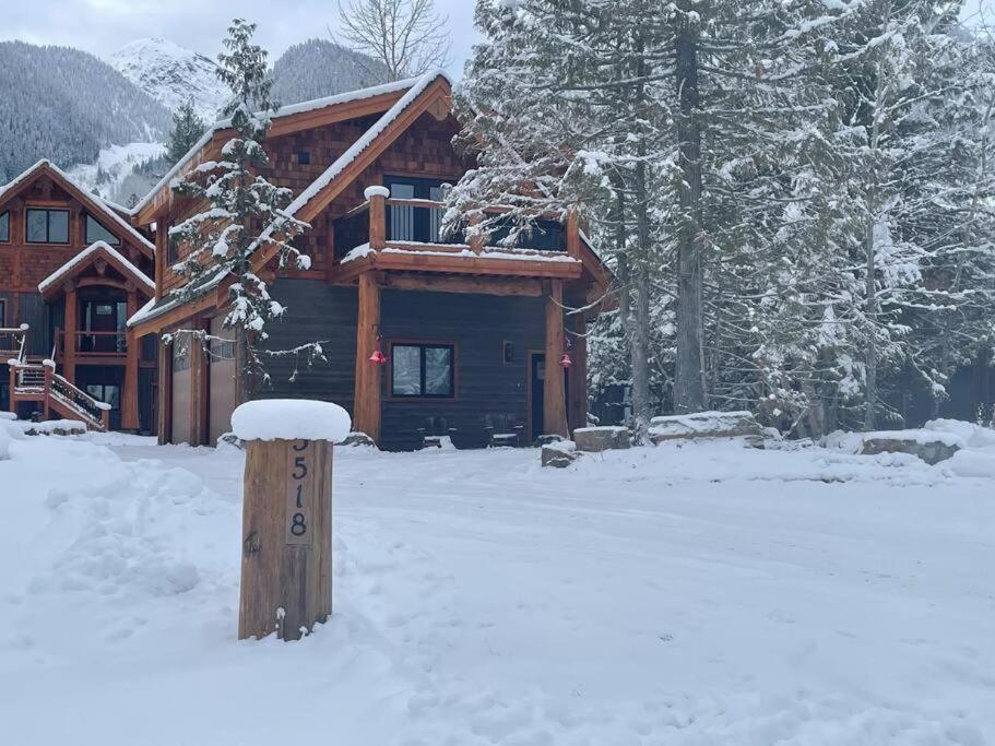 Ski-In Chalet: Private Hot Tub, Bonus Bunk House Fernie Exterior foto